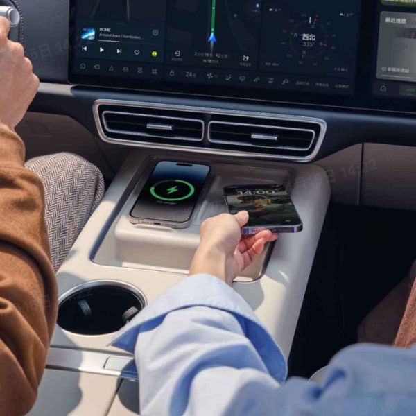LI L6 2024 Pro gallery wireless charging